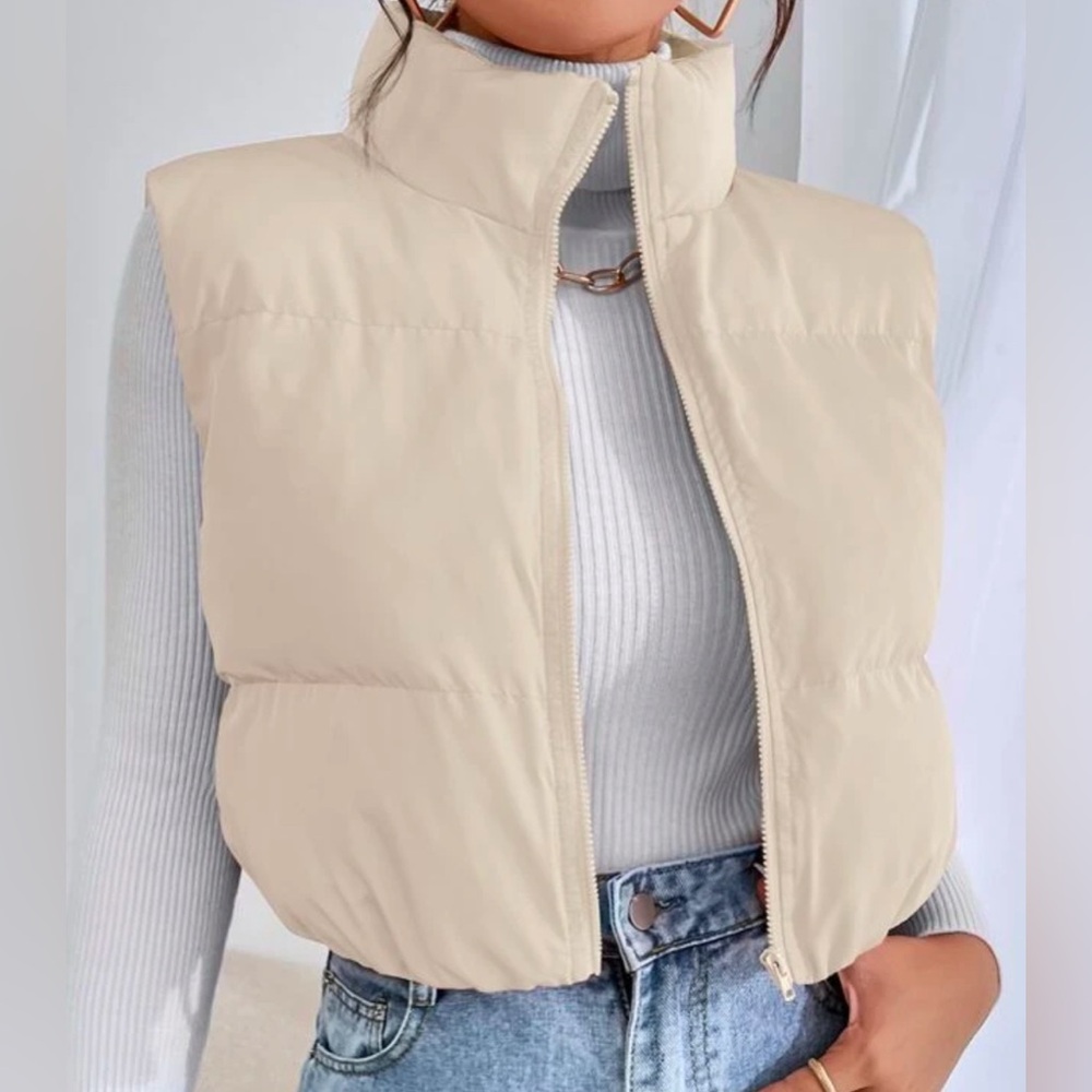 *SOLD* NWT: Crop puffer vest